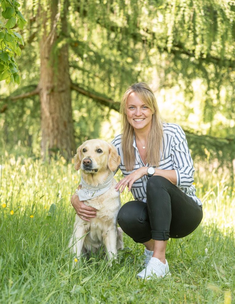 Foto Svenja Heiks mit Hündin Hazel